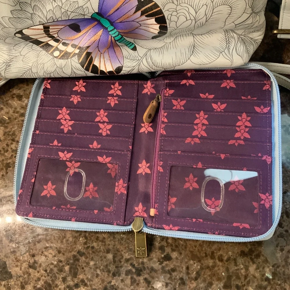 ANUSHKA HANDBAG - NWOT.   Butterflies… Cross body, bag with matching wallet…. - Picture 7 of 8